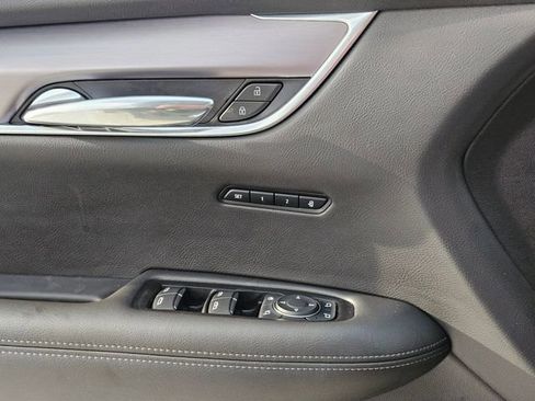 New 2025 Cadillac XT6 Luxury image 25