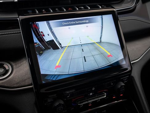 Used 2024 Jeep Grand Cherokee Limited 4xe image 30