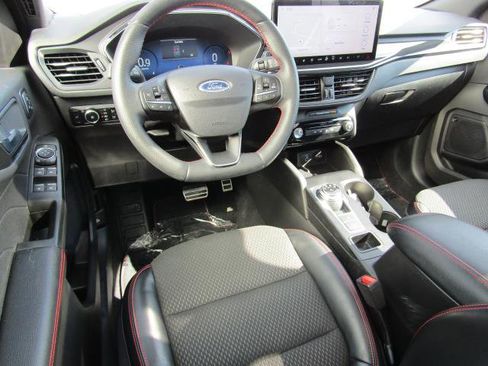 Used 2023 Ford Escape ST-Line Select image 2