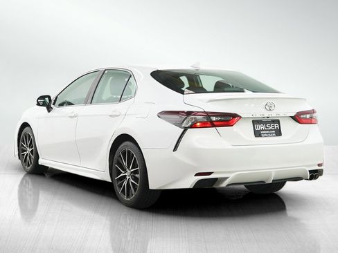 Used 2021 Toyota Camry SE w/ Carpet Mat Package (TMS) FWD image 3