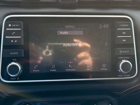 Used 2020 Nissan Versa SR FWD image 15