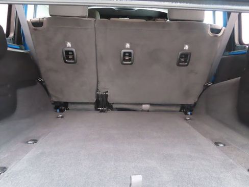 Used 2024 Jeep Wrangler Sport S image 30