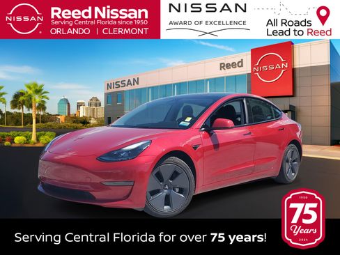 Used 2023 Tesla Model 3 Standard Range image 1