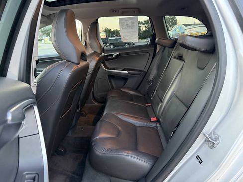 Used 2017 Volvo XC60 T5 Dynamic w/ Preferred Option Package AWD/4WD image 12