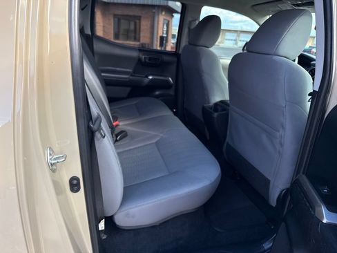 Used 2019 Toyota Tacoma SR5 AWD/4WD image 29