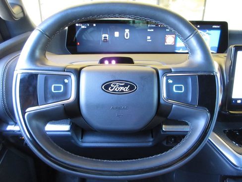 Used 2025 Ford Expedition Max Platinum w/ Stealth Performance Package AWD/4WD image 15