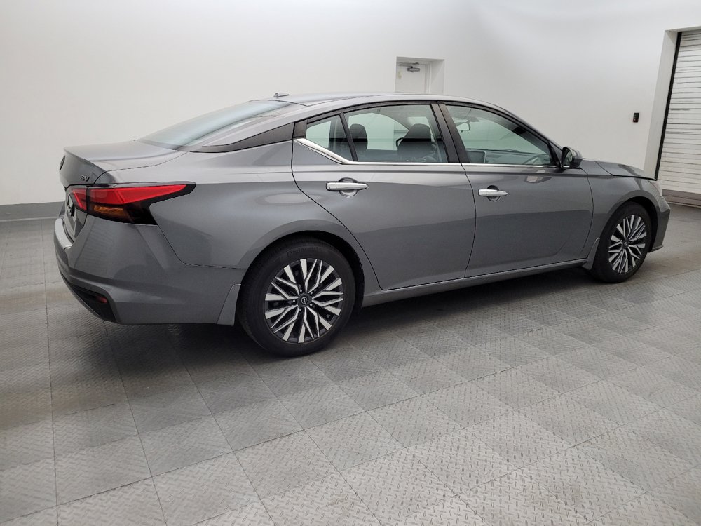 Used 2023 Nissan Altima 2.5 SV FWD image 10