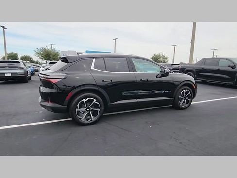 New 2026 Chevrolet Equinox EV LT image 30