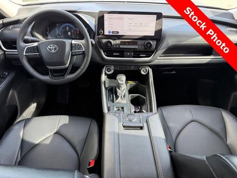 Used 2024 Toyota Grand Highlander FWD image 14