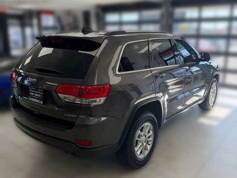 Used 2019 Jeep Grand Cherokee Laredo image 4