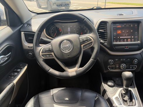 Used 2017 Jeep Cherokee Limited AWD/4WD image 15