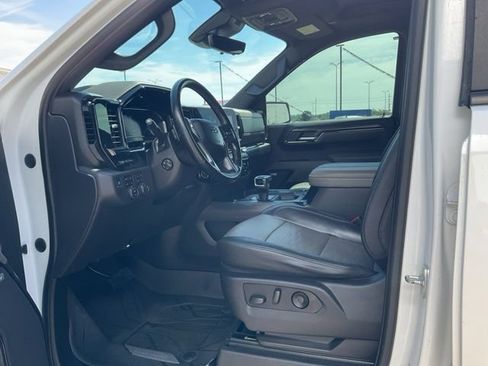 Used 2023 Chevrolet Silverado 1500 ZR2 w/ Technology Package AWD/4WD image 2