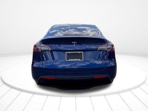 Used 2022 Tesla Model Y Long Range AWD/4WD image 4
