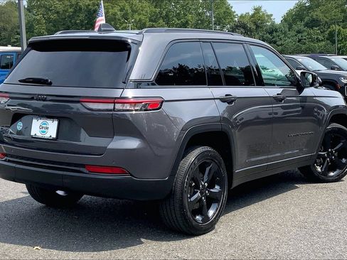 Certified 2023 Jeep Grand Cherokee Altitude AWD/4WD image 11
