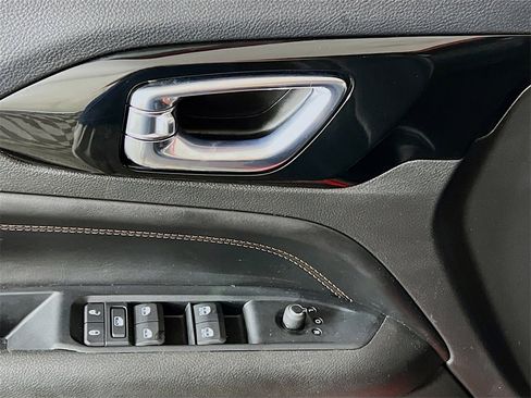 Used 2022 Jeep Compass Limited image 22