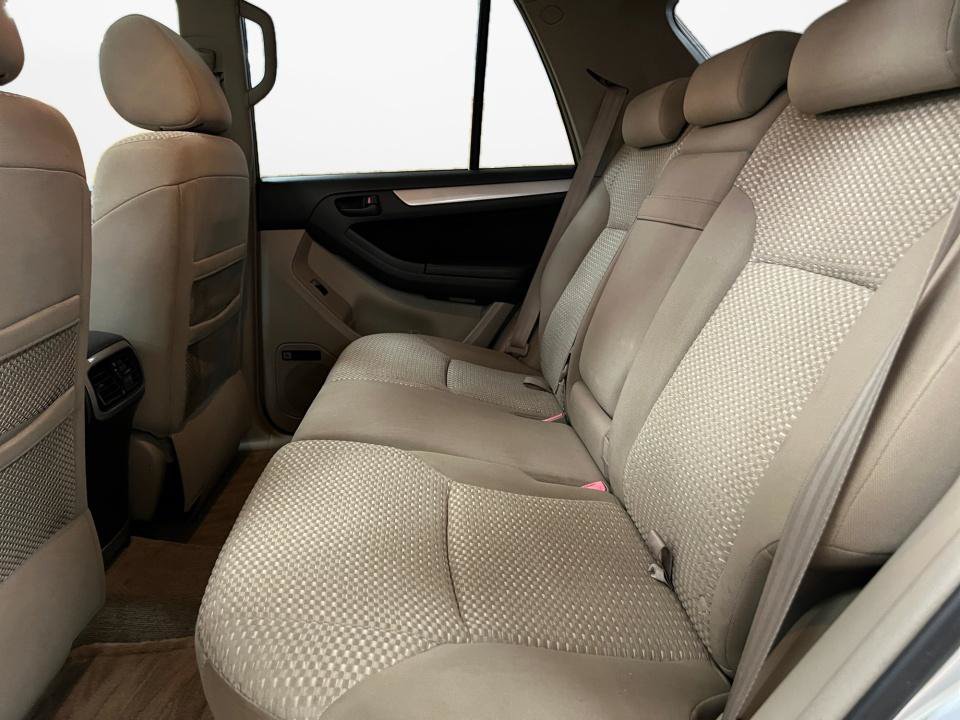 Used 2007 Toyota 4Runner SR5 AWD/4WD image 16