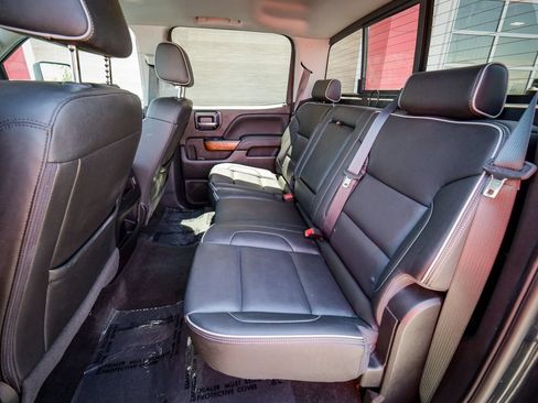Used 2018 Chevrolet Silverado 1500 High Country AWD/4WD image 31