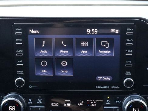 Used 2022 Toyota Highlander XLE image 28