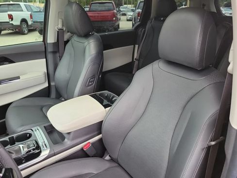 Used 2024 Kia Carnival SX Prestige FWD image 5