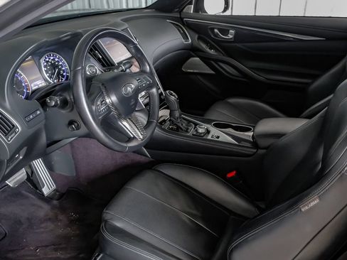 Used 2018 INFINITI Q60 Red Sport 400 w/ Sensory Package 3.0T Sport RWD image 13