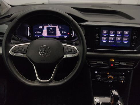 Used 2022 Volkswagen Taos SEL w/ Panoramic Sunroof Package FWD image 22