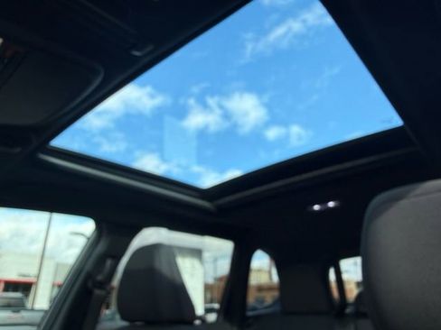 Used 2025 Subaru Forester Premium image 9