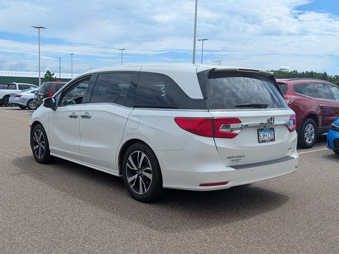 Used 2018 Honda Odyssey Elite image 3