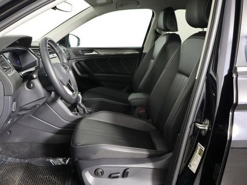 Used 2023 Volkswagen Tiguan SE FWD image 17