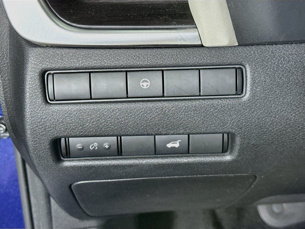 Certified 2021 Nissan Rogue SL w/ Premium Package FWD image 21