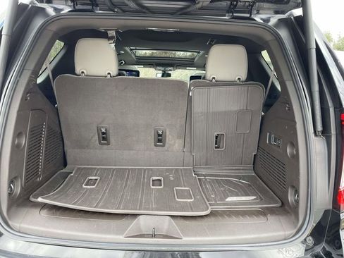 Used 2021 GMC Yukon SLT w/ SLT Premium Package image 10