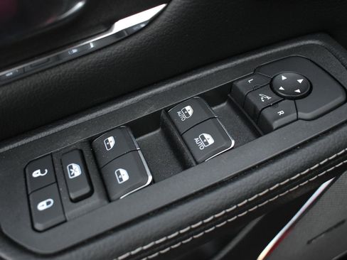 Used 2026 RAM 1500 Laramie image 12