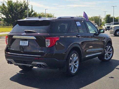 Certified 2023 Ford Explorer Platinum w/ Technology Package AWD/4WD image 16