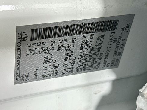 Used 2025 Nissan Rogue SV FWD image 12