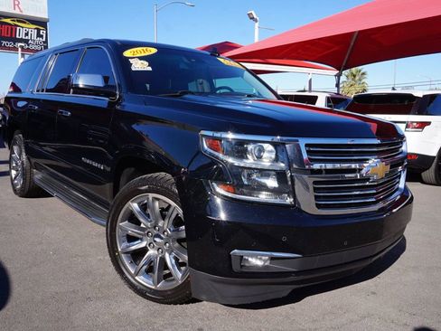 Used 2016 Chevrolet Suburban LTZ image 2