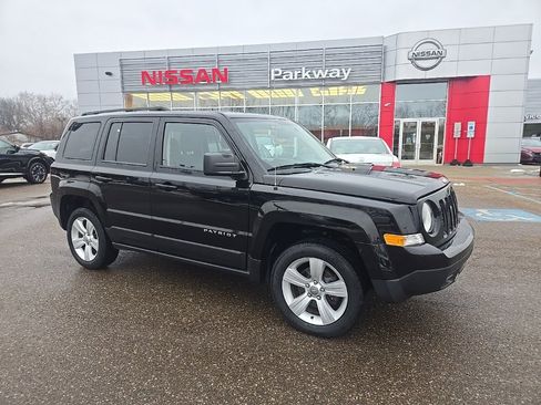 Used 2015 Jeep Patriot Latitude image 1