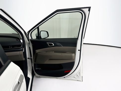 Used 2026 Kia Carnival LXS FWD image 34