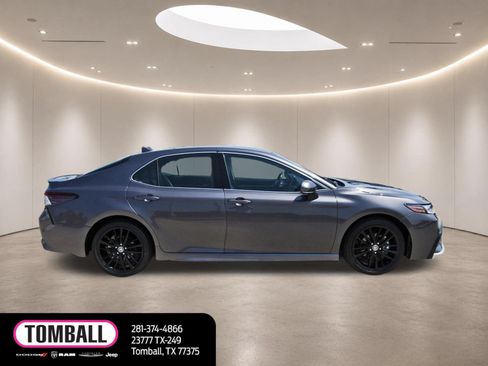 Used 2024 Toyota Camry XSE FWD image 8