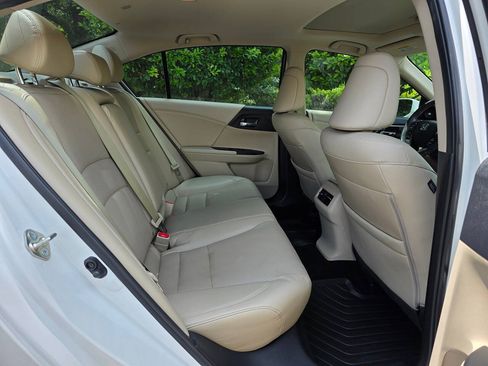 Used 2017 Honda Accord Touring image 35