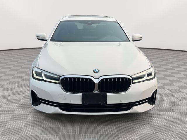 Used 2022 BMW 530i xDrive w/ Convenience Package AWD/4WD image 2