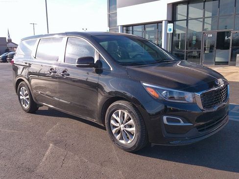 Used 2019 Kia Sedona L image 4