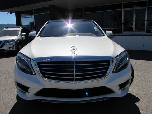 Used 2017 Mercedes-Benz S 550 Sedan image 2