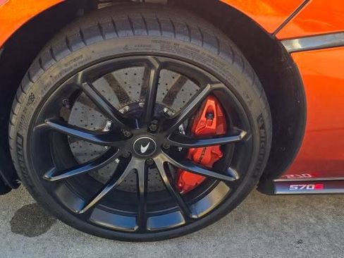 Used 2019 McLaren 570S image 6