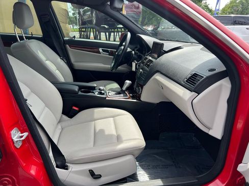 Used 2011 Mercedes-Benz C 300 4MATIC Sedan image 16