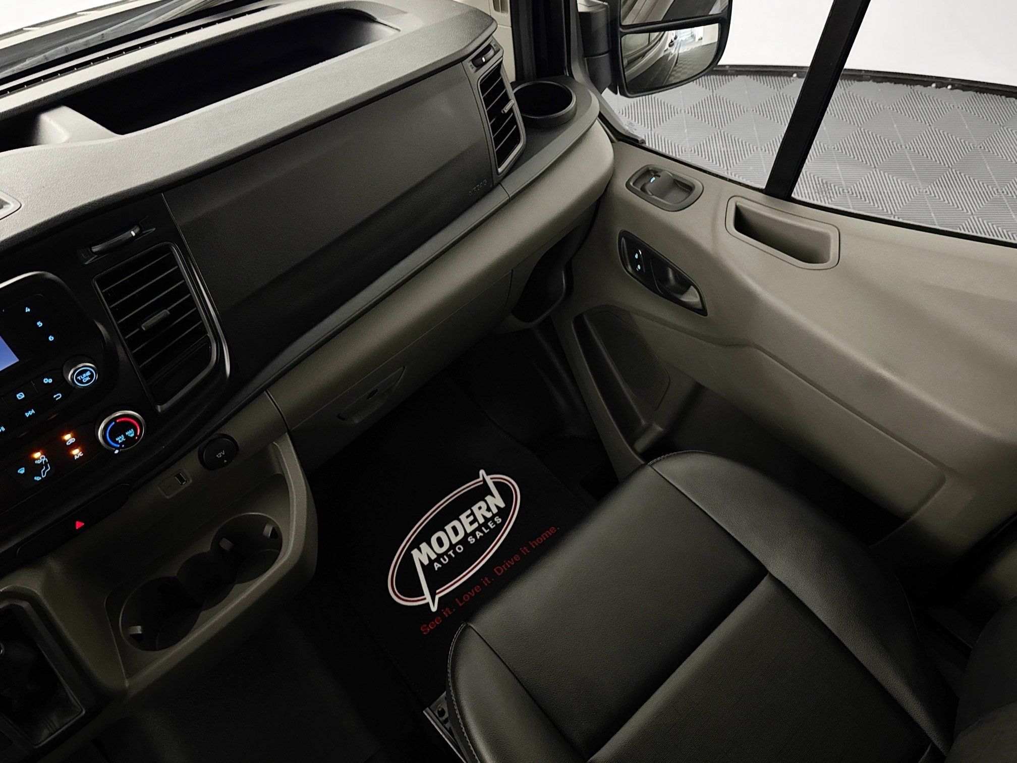Used 2023 Ford Transit 250 148 High Roof Extended w/ Load Area Protection Package RWD image 33