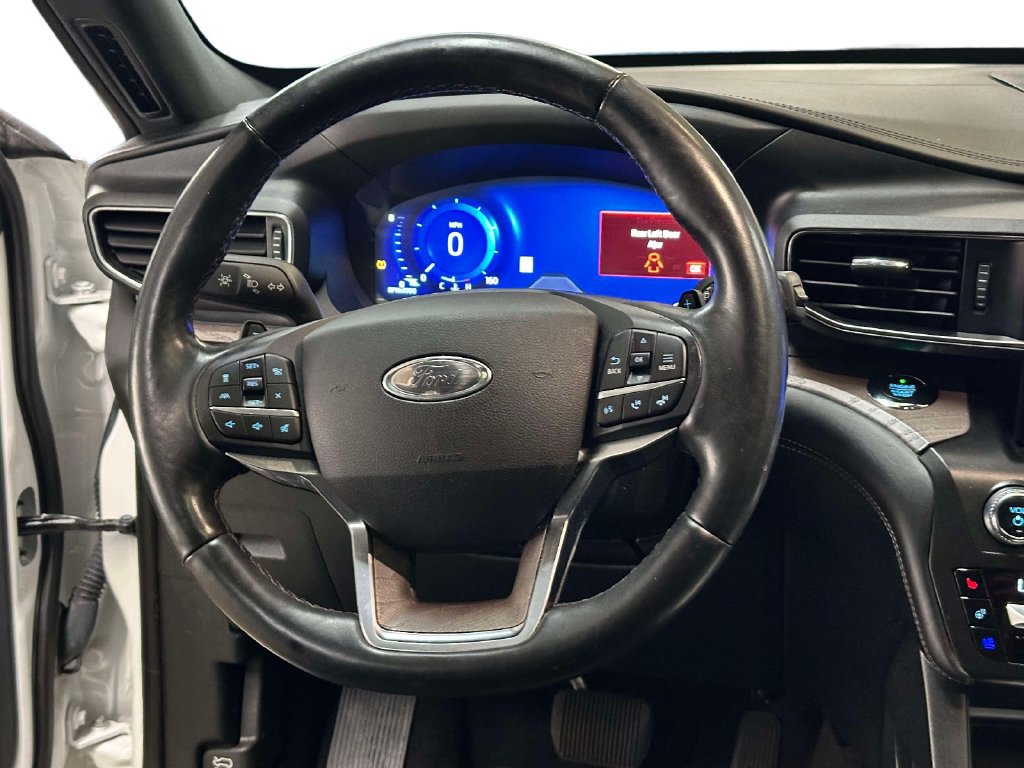 Used 2020 Ford Explorer Platinum w/ Premium Technology Package AWD/4WD image 24