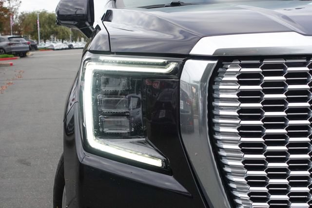 Used 2024 GMC Yukon XL Denali AWD/4WD image 5