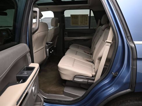 Used 2019 Ford Expedition XLT w/ Equipment Group 202A RWD image 36