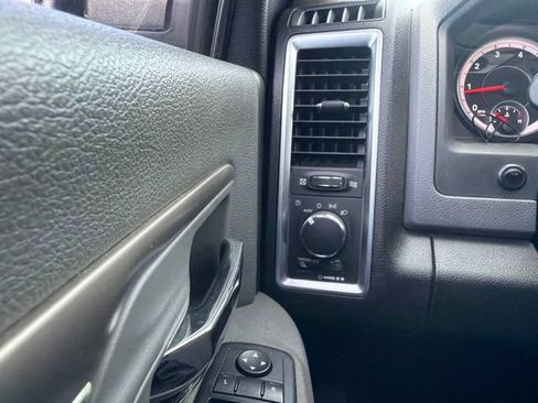 Used 2014 RAM 2500 SLT AWD/4WD image 12