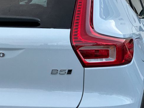 New 2026 Volvo XC40 B5 Plus w/ Climate Package image 7