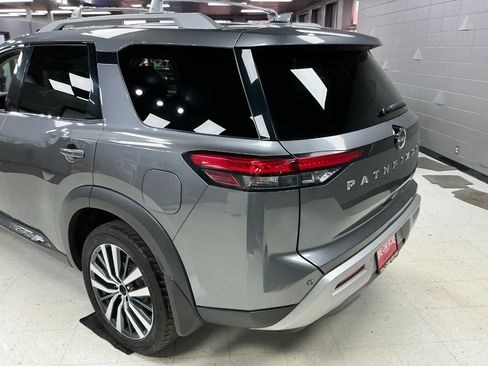 Used 2022 Nissan Pathfinder Platinum w/ Cargo Package image 34
